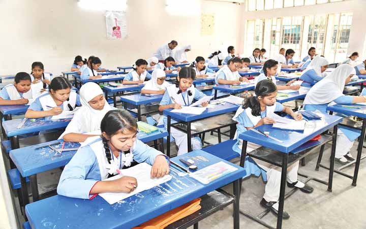 পিইসিতে  বহিষ্কৃতদের  পরীক্ষা নেয়ার নির্দেশ