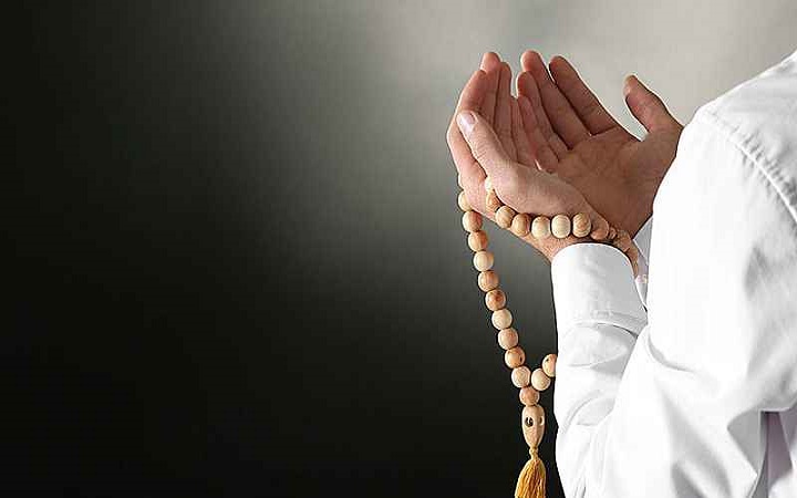 নামাজ শেষে ‘আস্তাগফিরুল্লাহ’ ও ‘আল্লাহু আকবার’ ২ জিকিরের রহস্য জানেন?