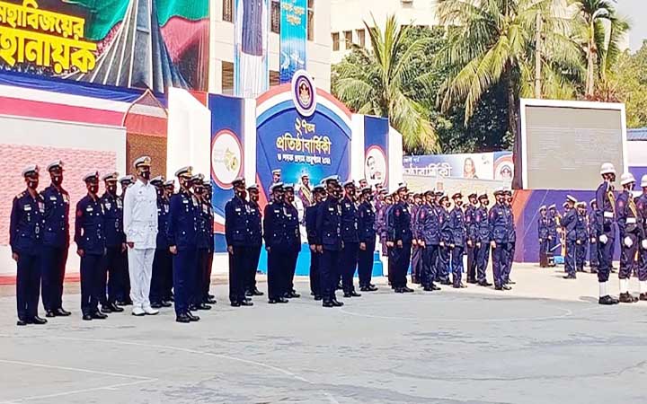 পদক পেলেন কোস্ট গার্ডের ৪০ সদস্য