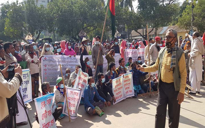 ‌‘পানি সরাও-মানুষ বাঁচাও’ শ্লোগানে যশোর ডিসি অফিস ঘেরাও