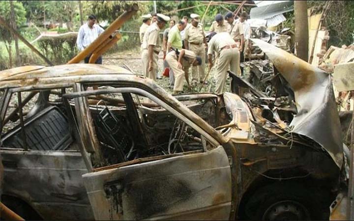 গুজরাটে সিরিজ বোমা হামলা : ৩৮ জনের মৃত্যুদণ্ড