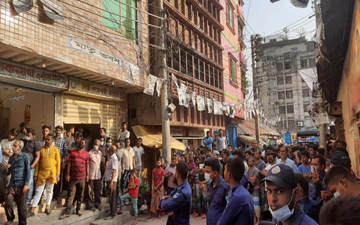 নারায়ণগঞ্জে ফ্ল্যাট বাসা থেকে মা ও মেয়ের লাশ উদ্ধার